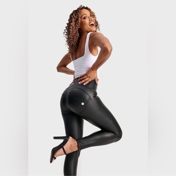 NWOT FREDDY WR.UP® Faux Leather Pants Black Size Medium - Picture 11 of 14